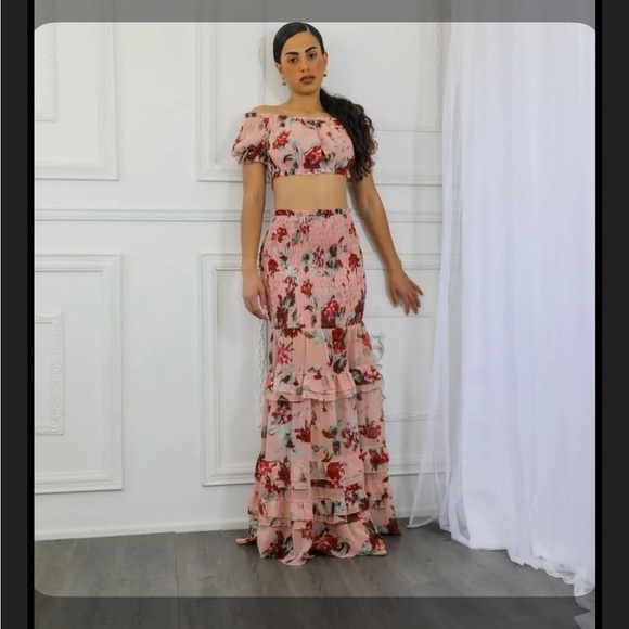 8. $89 Floral Scrunch Skirt Set - Picture 4 of 4
